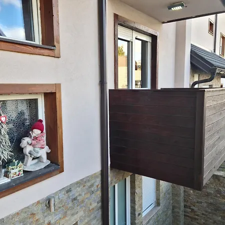 Marina, Sanja Zlatibor